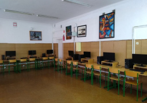 Sala komputerowa.