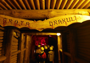 Wejście do Groty Drakuli.