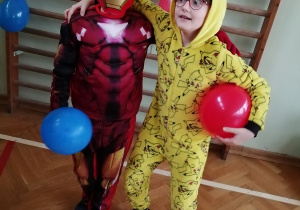 Iron Man i Pikachu.