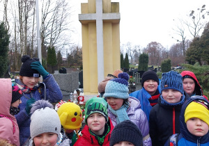 Pomnik Powstańców na cmantarzu w Dobrej.