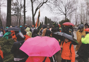 Na cmentarzu w Dobrej zaskoczył nas śnieg.