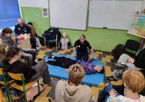 dzieci na warsztatach