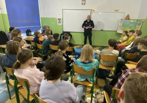 dzieci na warsztatach