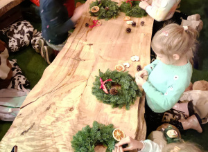 uczniowie na warsztatach