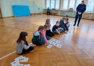 3b porządkuje numery alarmowe